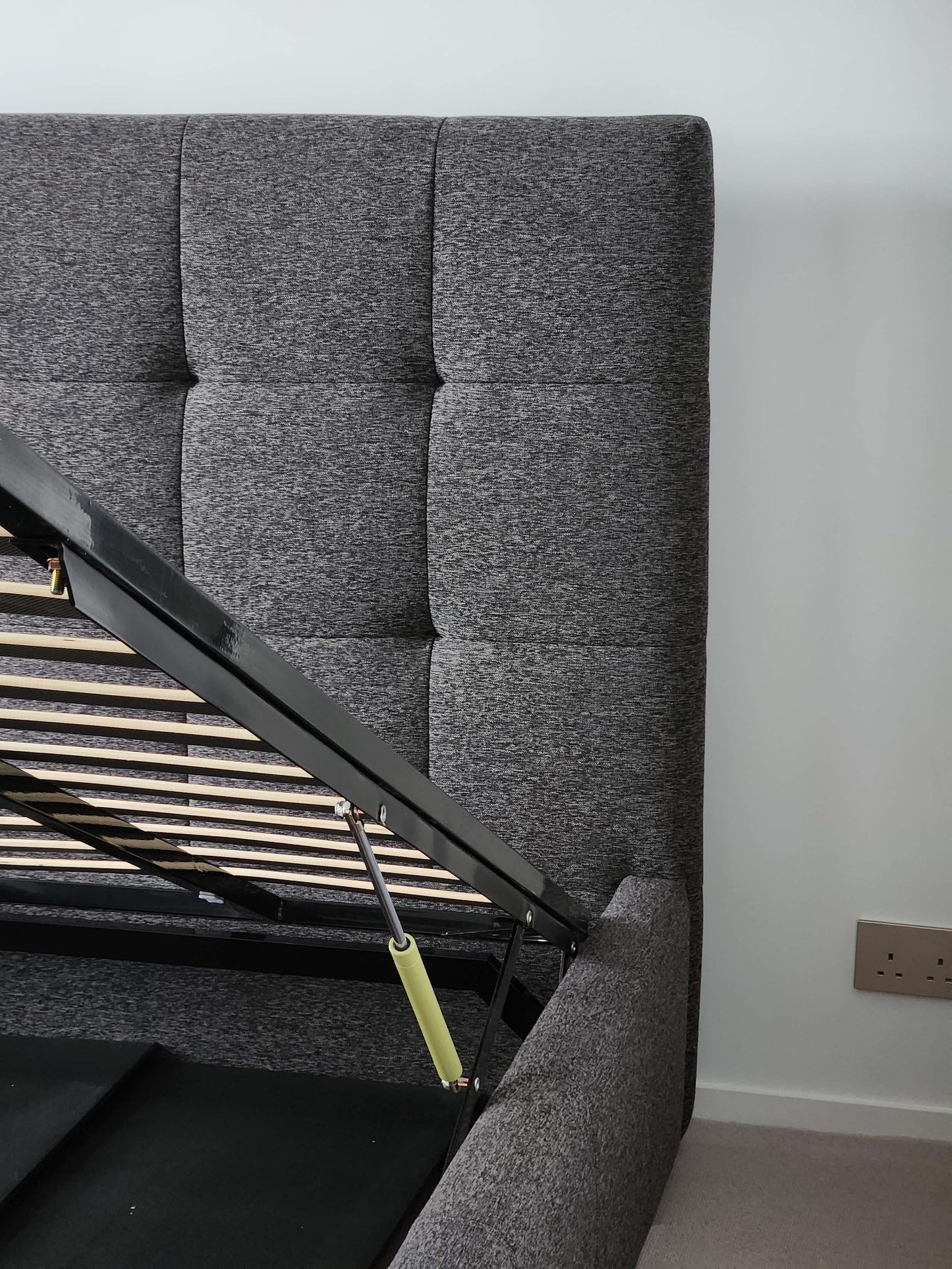 Oxford Bed with Hydraulic Storage